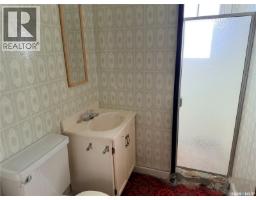 121 Empire Road, Assiniboia, SK S0H0B0 Photo 22