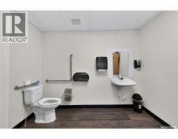 3501 Dewdney Avenue, Regina, SK S4T0Z4 Photo 12
