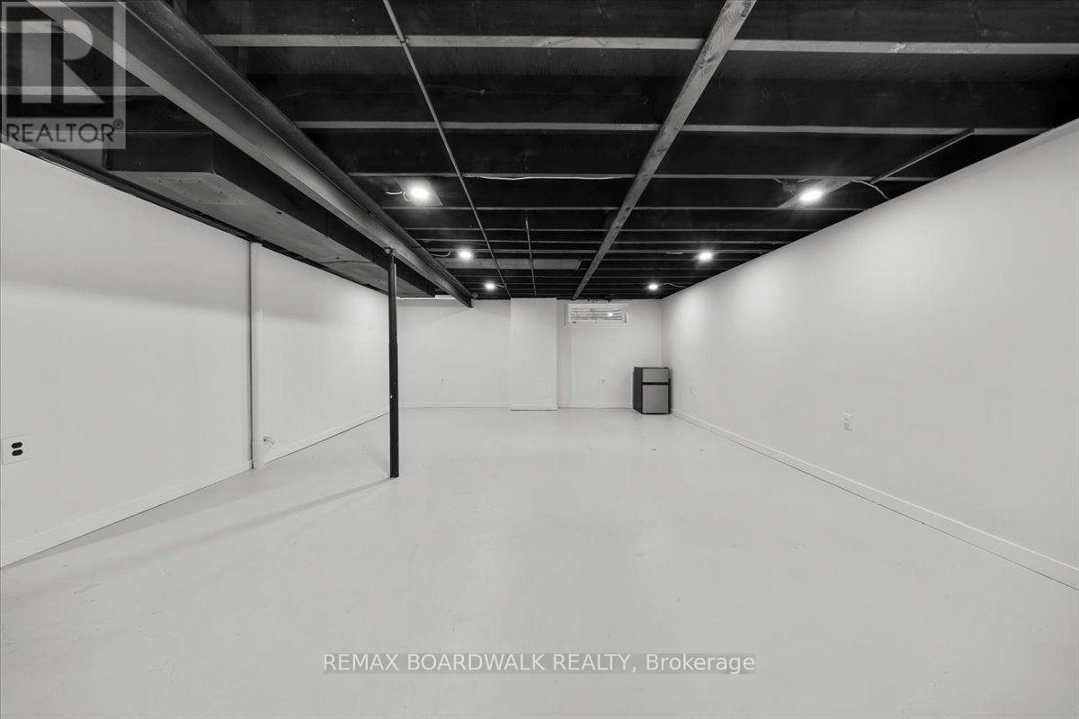 1853 KILBORN AVENUE - 42