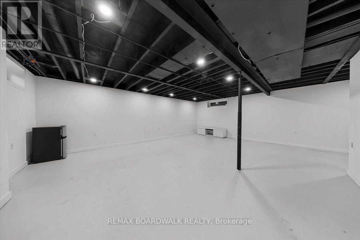 1853 KILBORN AVENUE - Image 43