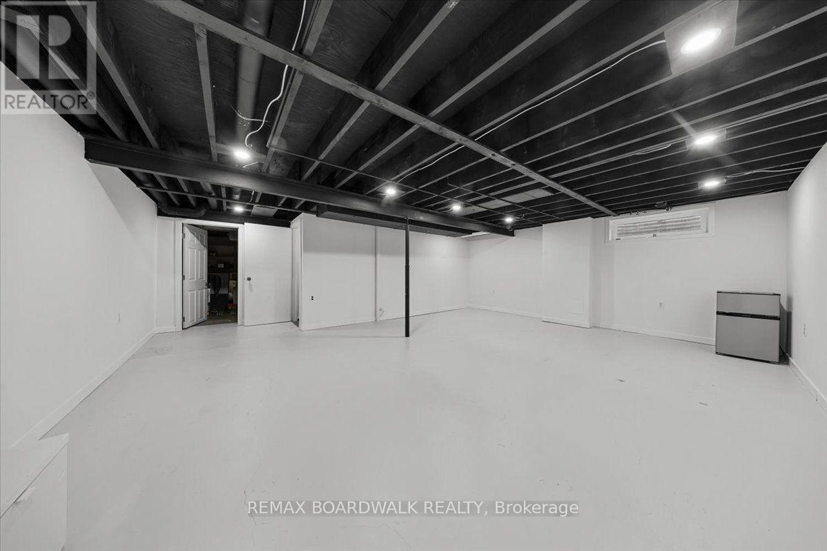 1853 KILBORN AVENUE - 44