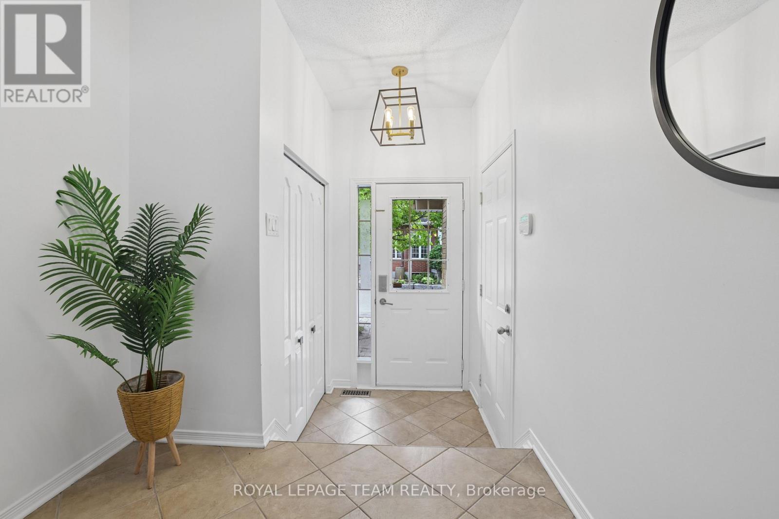 19 GREAT OAK PRIVATE, Ottawa — photo 7