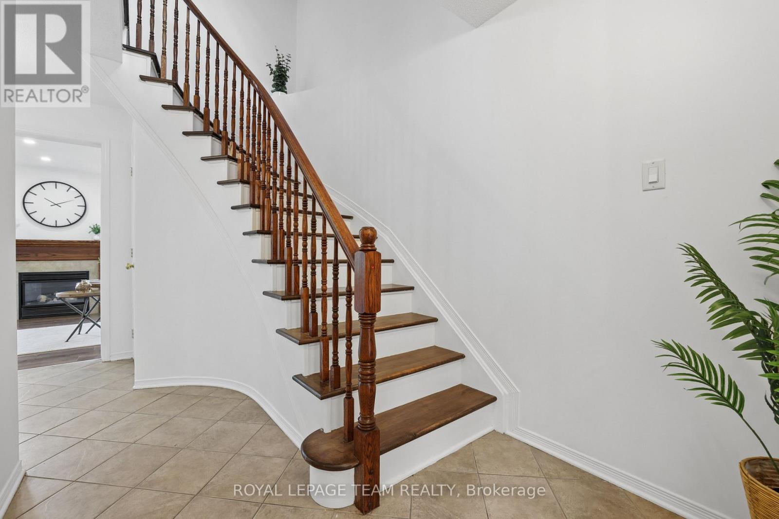 19 GREAT OAK PRIVATE, Ottawa — photo 8