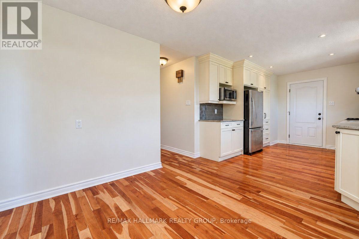 490 TISDALE CRESCENT - 13