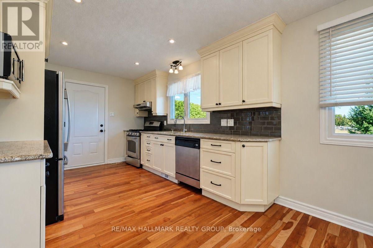 490 TISDALE CRESCENT - 15