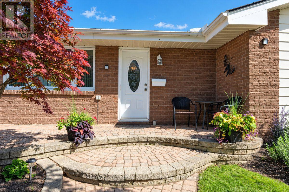 490 TISDALE CRESCENT - 2
