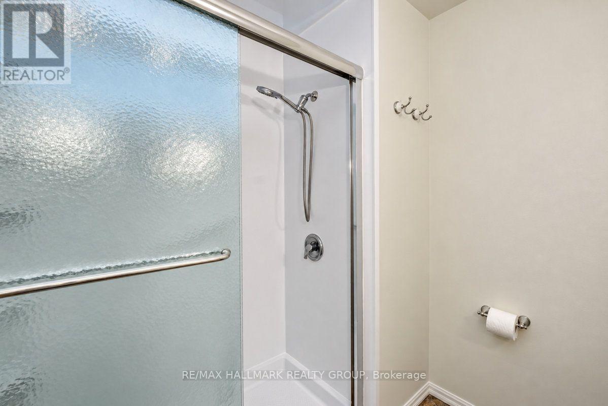 490 TISDALE CRESCENT - 22