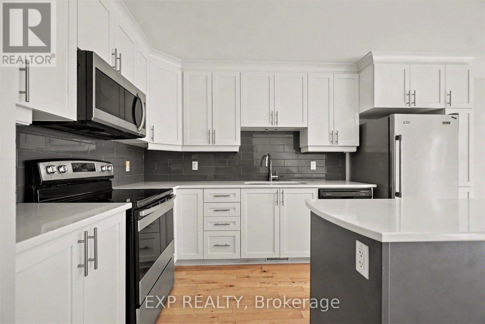 202 ST MALO PLACE, Russell — photo 12