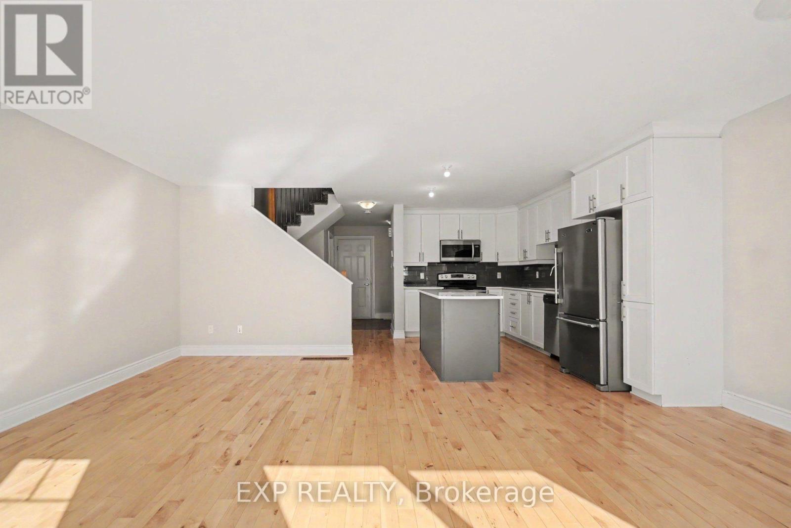 202 ST MALO PLACE, Russell — photo 7