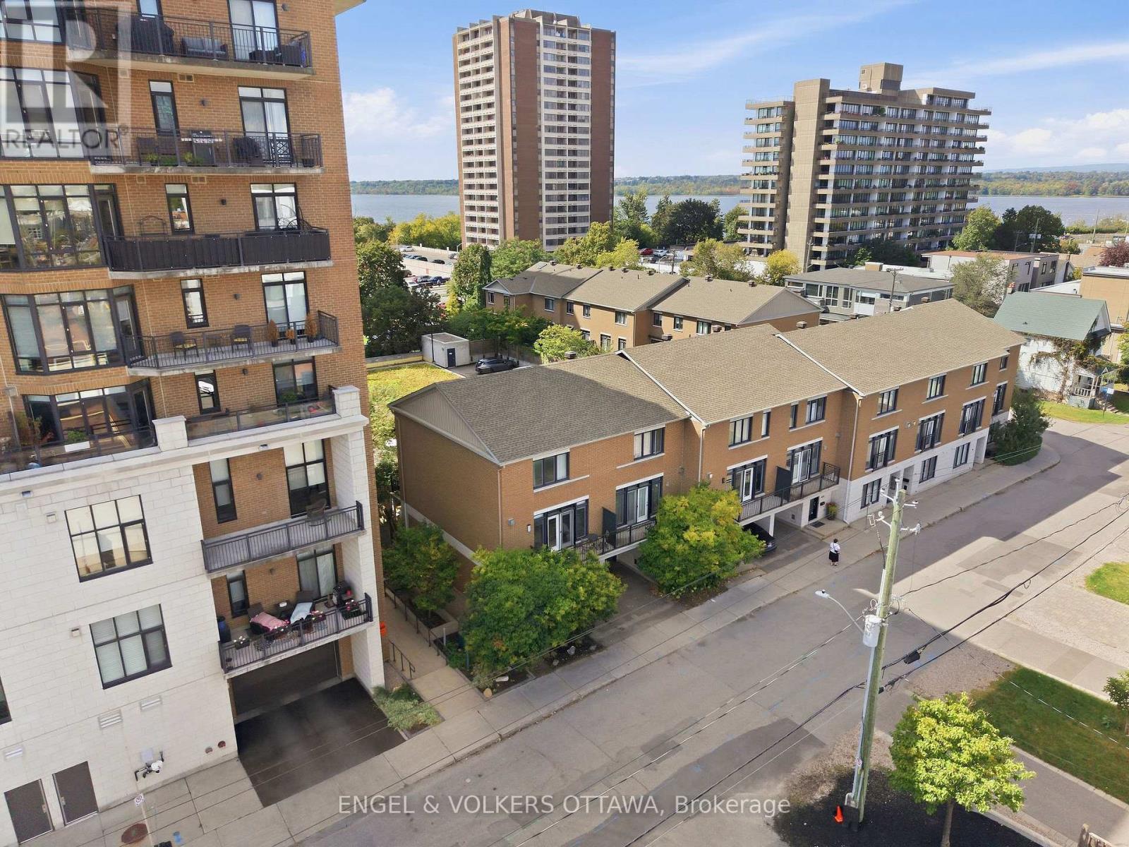 412 BERKLEY AVENUE - 46
