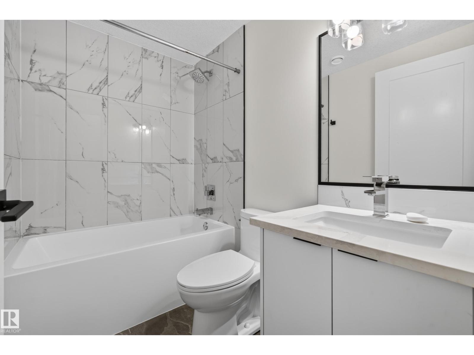 11207 75 AV NW - 54