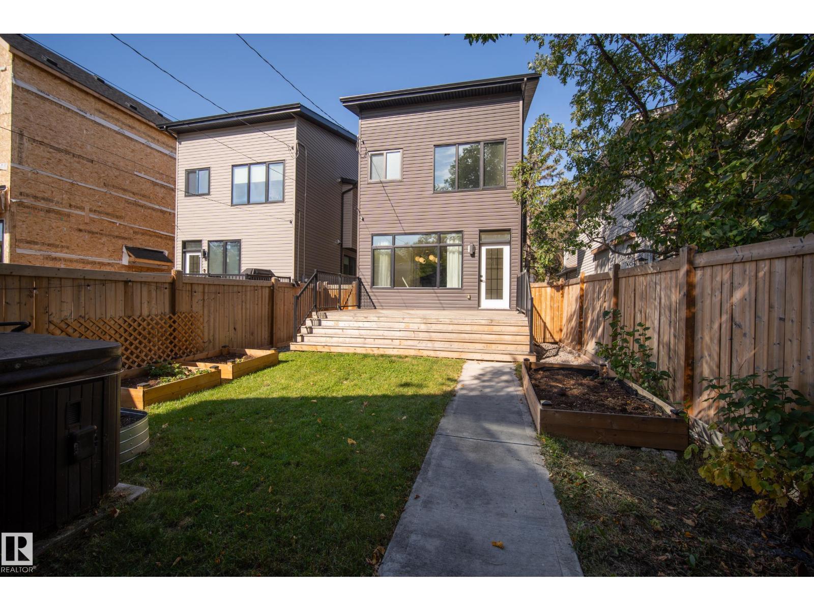11207 75 AV NW - 62