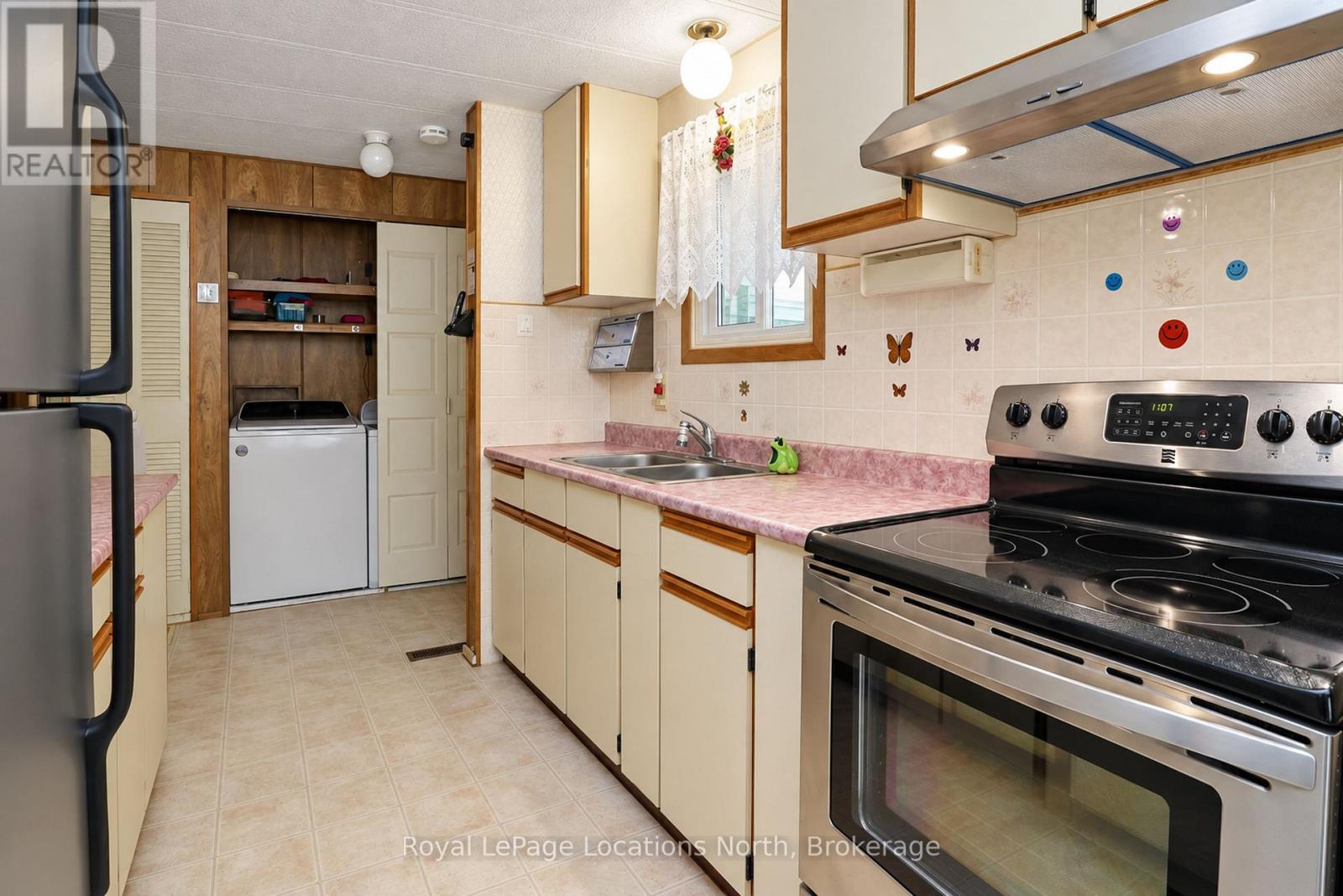 16 SINCLAIR AVENUE S - Image 19