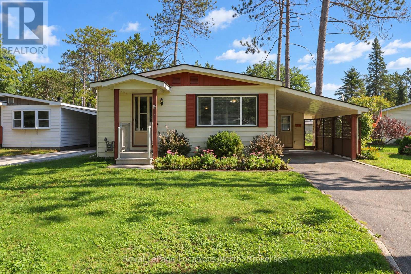 16 SINCLAIR AVENUE S - 29
