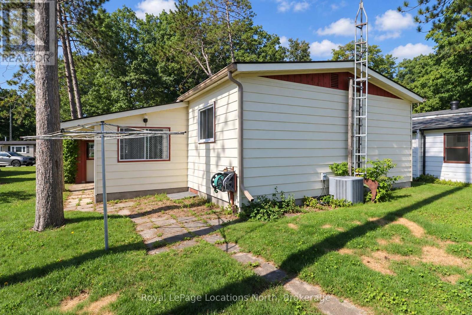 16 SINCLAIR AVENUE S - Image 30