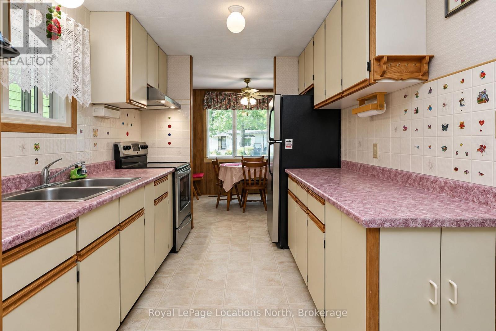 16 SINCLAIR AVENUE S - 5
