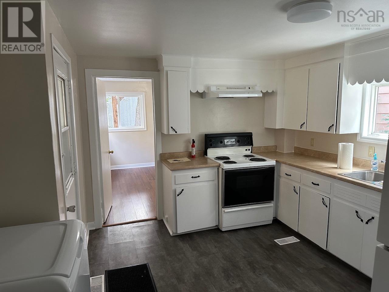 6162 Charles Street, Halifax — photo 9