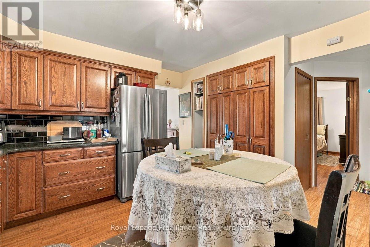 68 TRACEY STREET, Belleville (Belleville Ward) — photo 11