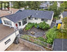 2pc Bathroom - 28 Franklin Drive Se, Calgary, AB T2H0T9 Photo 6