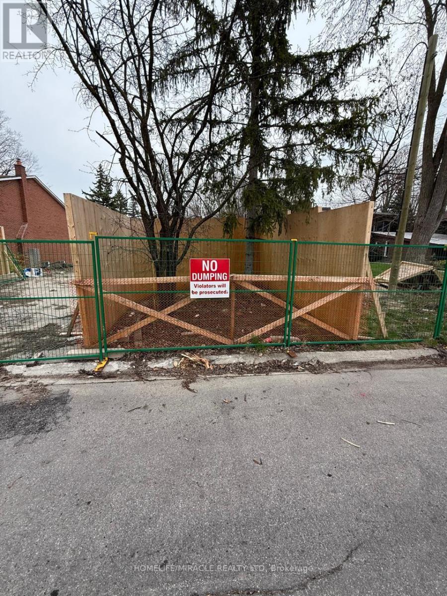 5 MYLESVIEW PLACE, Toronto (Lansing-Westgate)