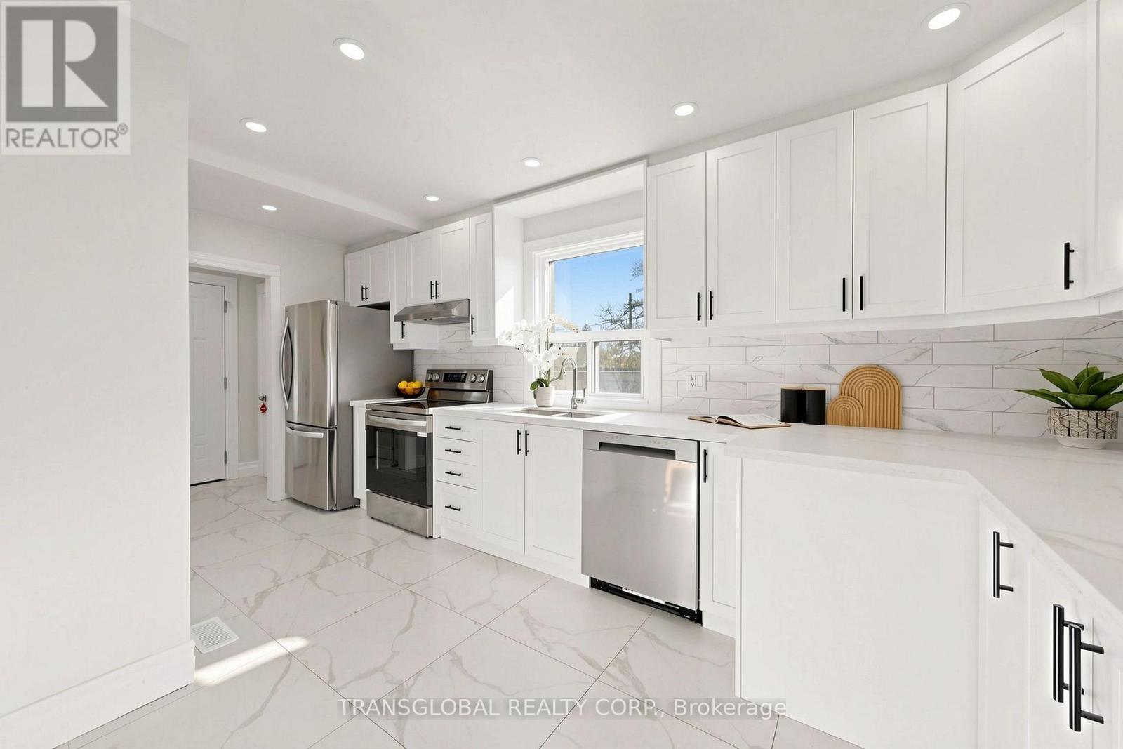 10 ANTICOSTI DRIVE - 7
