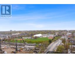 1807 - 286 Main Street, Toronto, ON M4C4X4 Photo 15