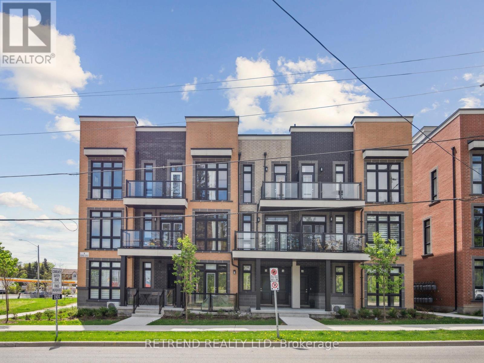 9 - 1 BOND CRESCENT, Richmond Hill (Oak Ridges)