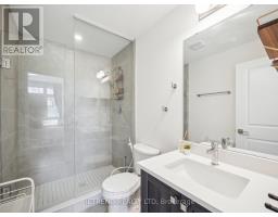9 - 1 Bond Crescent, Richmond Hill, ON L4E1J4 Photo 12