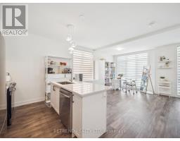9 - 1 Bond Crescent, Richmond Hill, ON L4E1J4 Photo 6