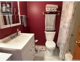Bonus Room - 912 Railway Avenue, Loon Lake, SK S0M1L0 Photo 12