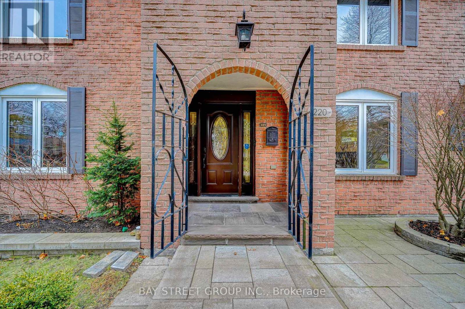 220 ARICHAT ROAD, Oakville (FD Ford) — photo 3