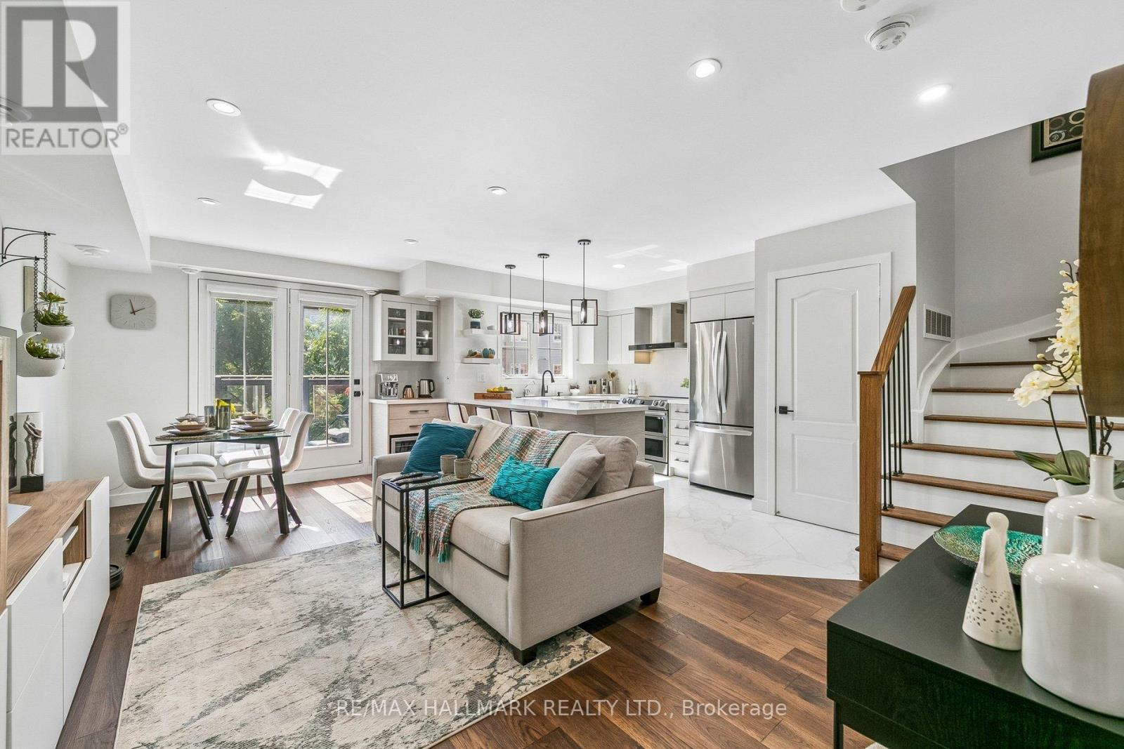 5 - 19 HAYS BOULEVARD, Oakville (RO River Oaks)