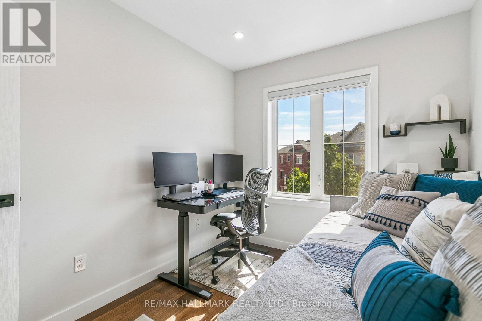 #5 19 HAYS BOULEVARD - Image 30