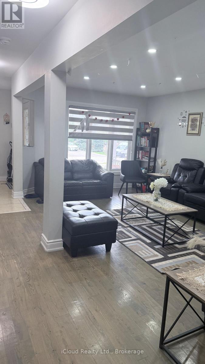 7050 BLACK WALNUT TRAIL, Mississauga (Lisgar) — photo 2