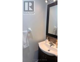 7050 Black Walnut Trail, Mississauga, ON L5N7N6 Photo 10