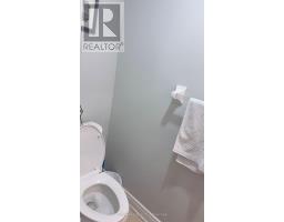 7050 Black Walnut Trail, Mississauga, ON L5N7N6 Photo 9
