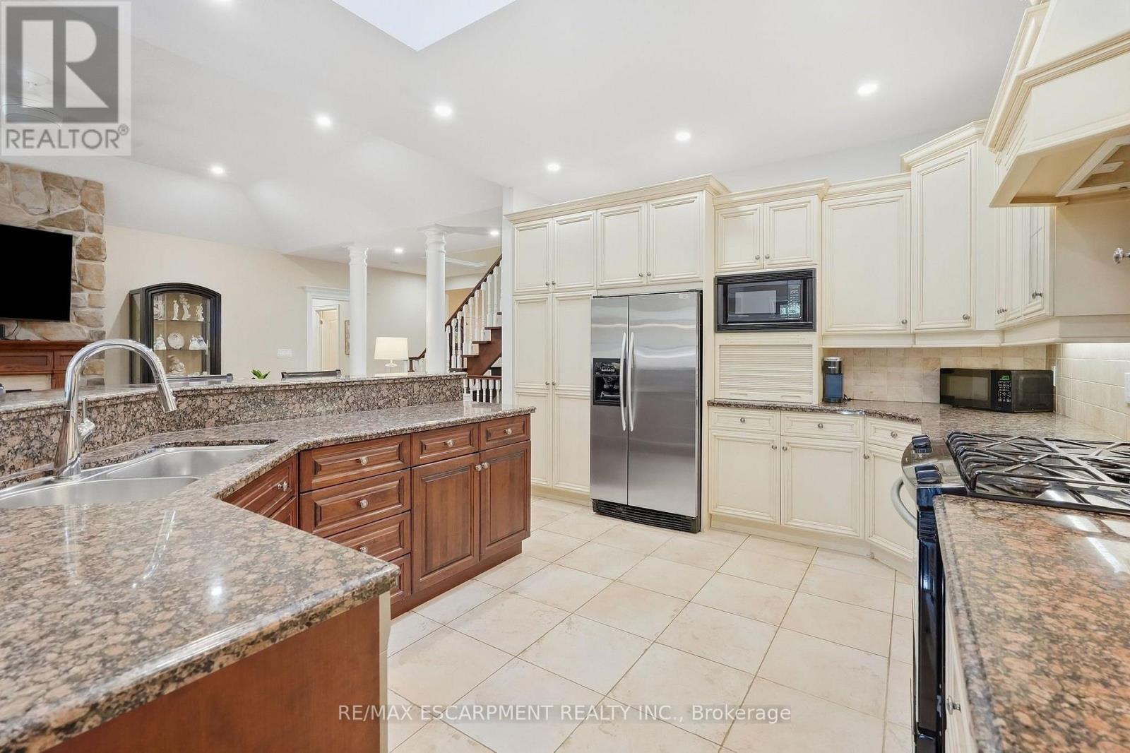 4 SUMMIT DRIVE, Hamilton (Waterdown) — photo 12