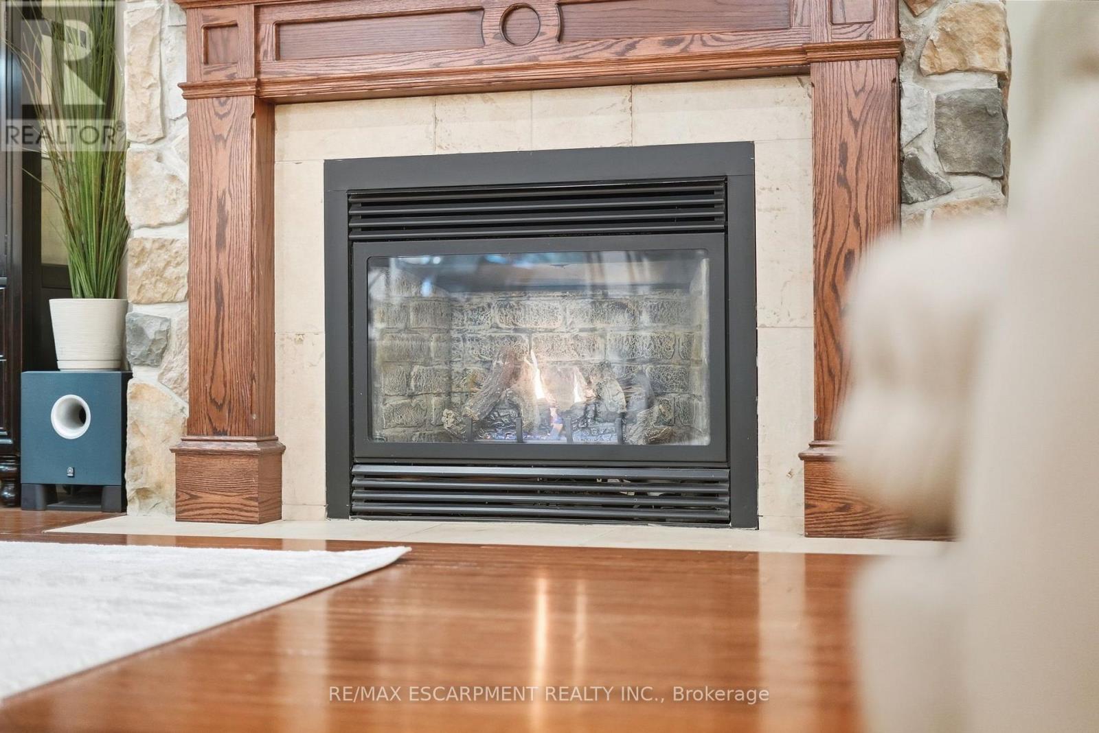4 SUMMIT DRIVE, Hamilton (Waterdown) — photo 8