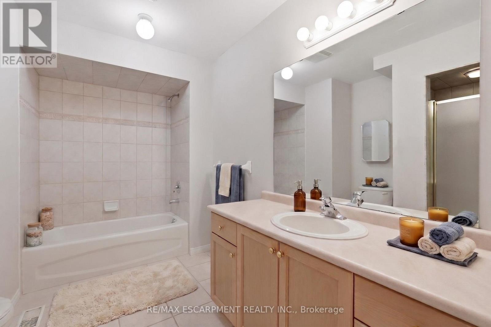 #41 212 STONEHENGE DRIVE - Image 18
