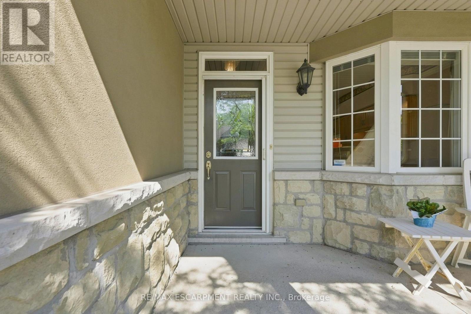 #41 212 STONEHENGE DRIVE - Image 4