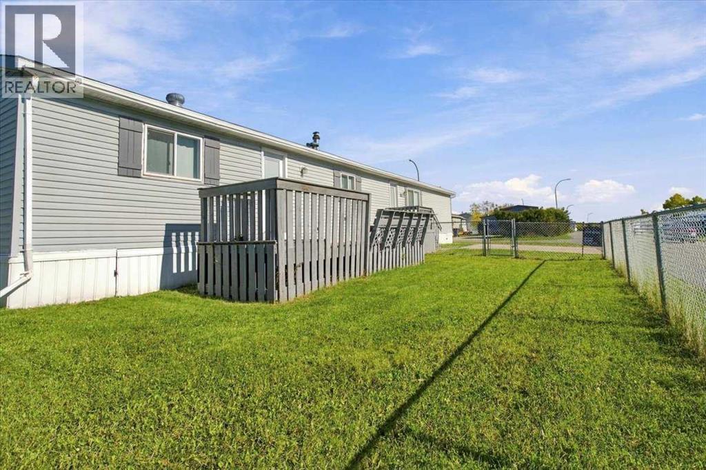 10615 88 St, Grande Prairie, Alberta, T8X1P5, Grande Prairie, Alberta — photo 4 of 5