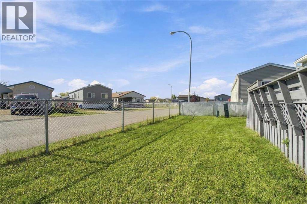 10615 88 St, Grande Prairie, Alberta, T8X1P5, Grande Prairie, Alberta — photo 3 of 5