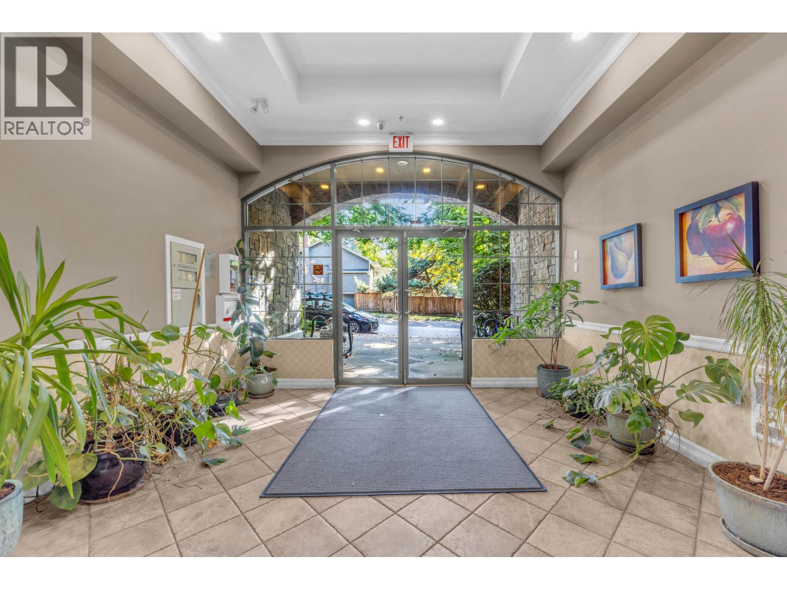 313 5723 COLLINGWOOD STREET