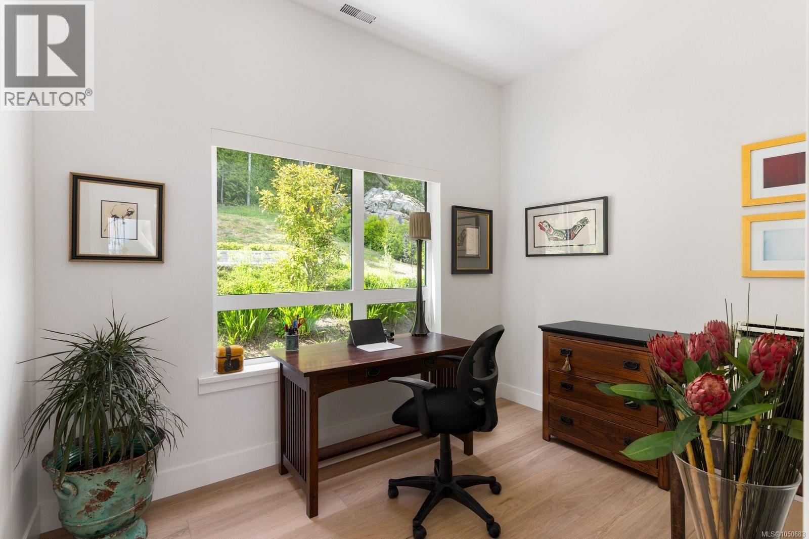 10900 Greenpark Dr - Image 19