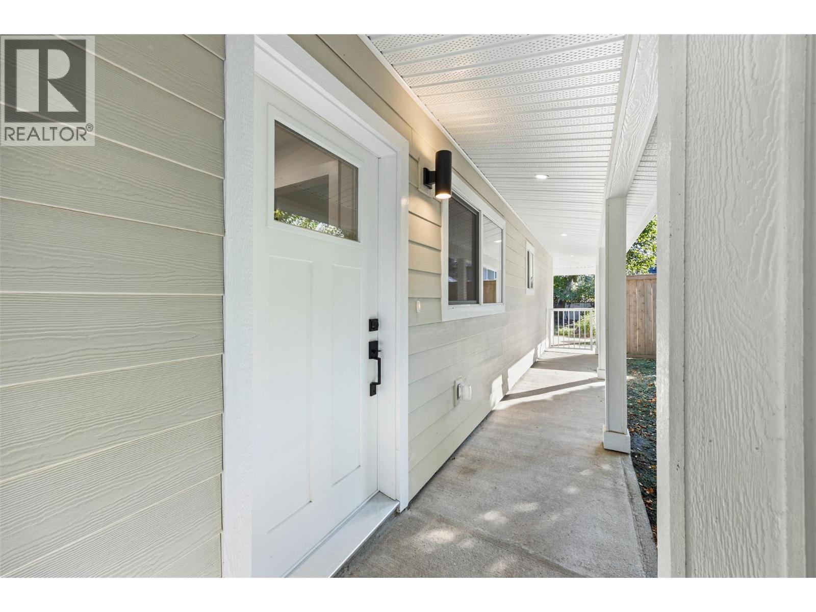 4141 San Clemente Avenue, Peachland