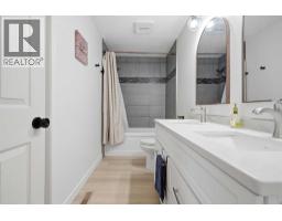 1835 29 Avenue SW - photo 24