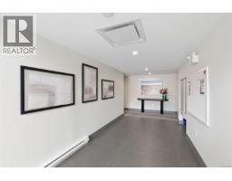 Entrance - 202 135 Haliburton St, Nanaimo, BC V9R4V9 Photo 7