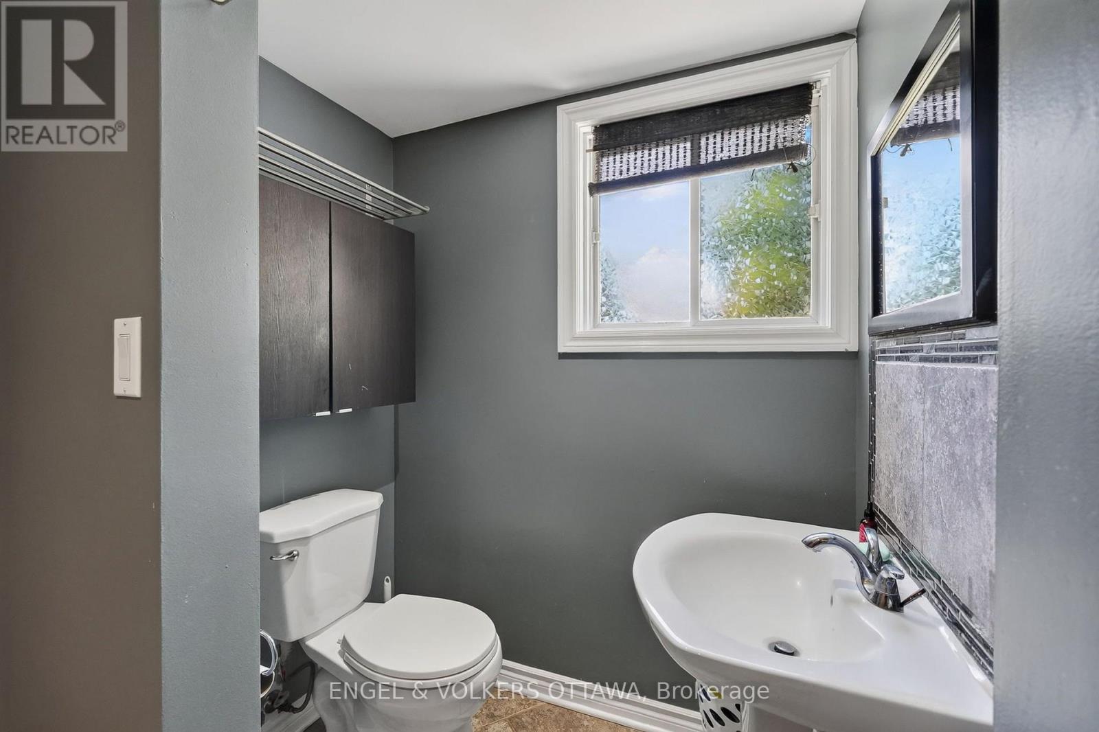 1124 DES POMMIERS STREET - Image 19