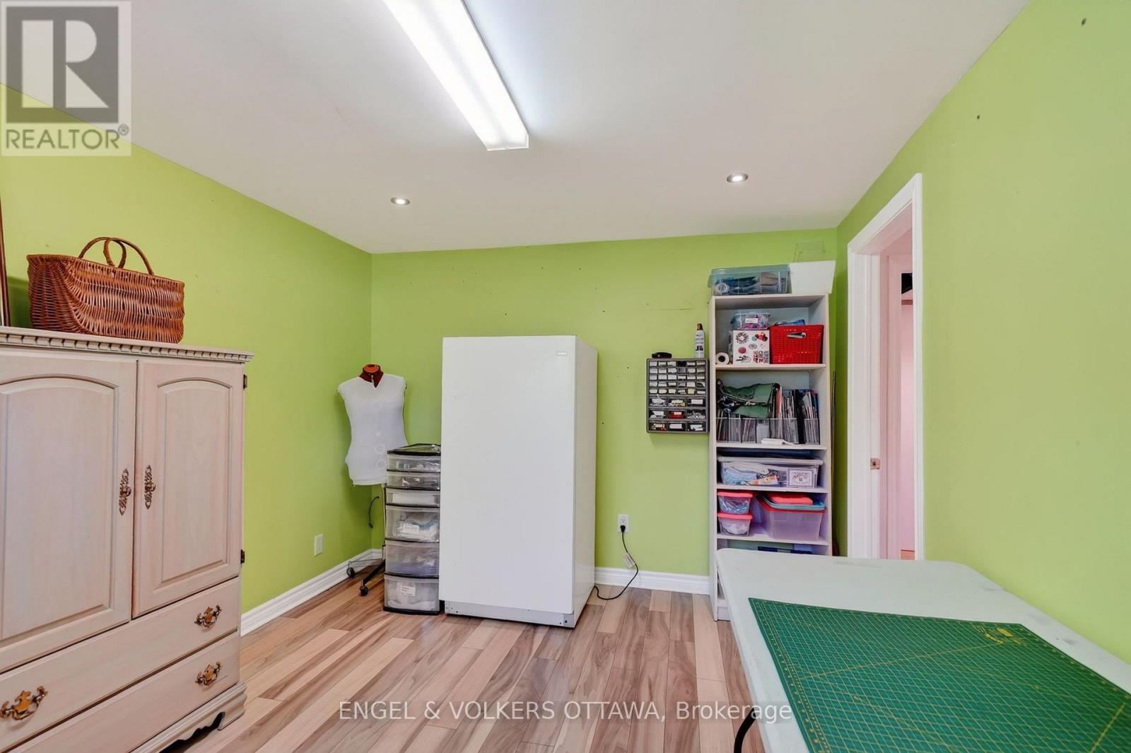 1124 DES POMMIERS STREET - Image 22