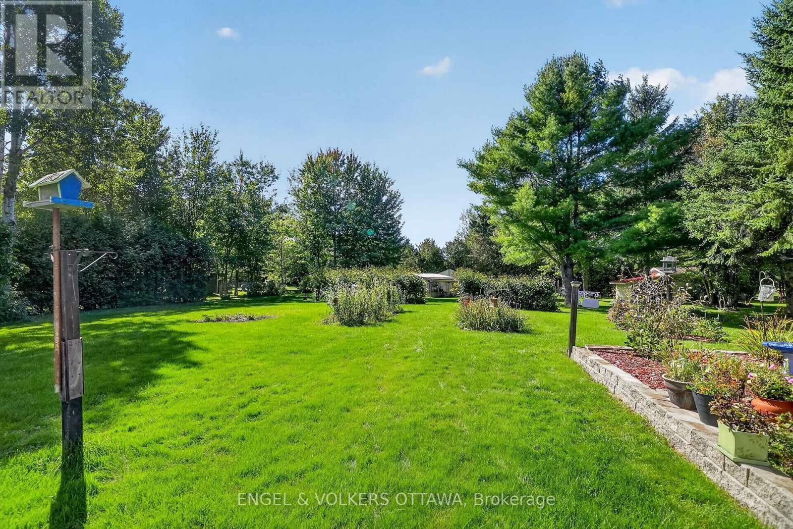 1124 DES POMMIERS STREET - Image 30